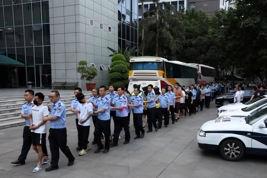 一群无业青年在海南度假被抓,海南无业游民