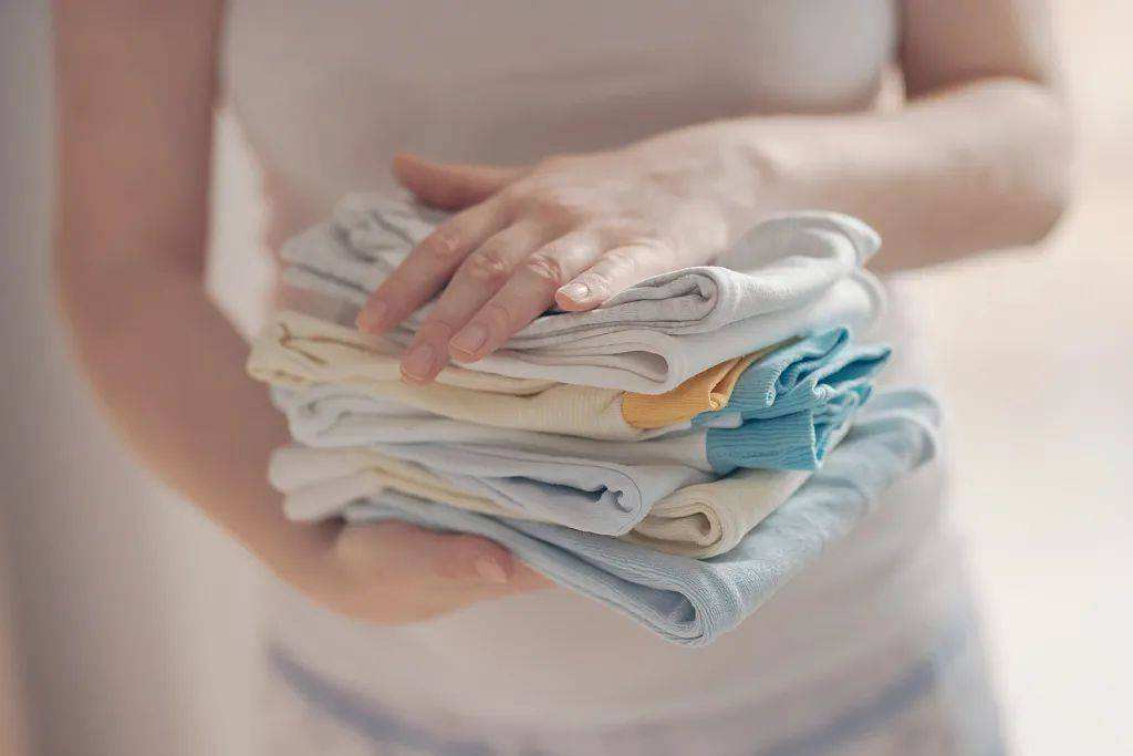 夏天给孩子穿衣服的小技巧,夏天给娃穿衣有讲究吗