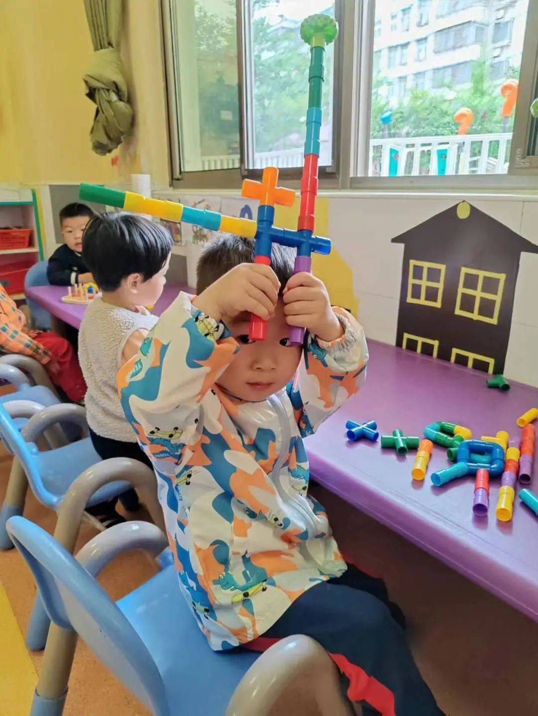 “戏”动童年，“域”见未来——诺亚舟开心果幼儿园区域活动