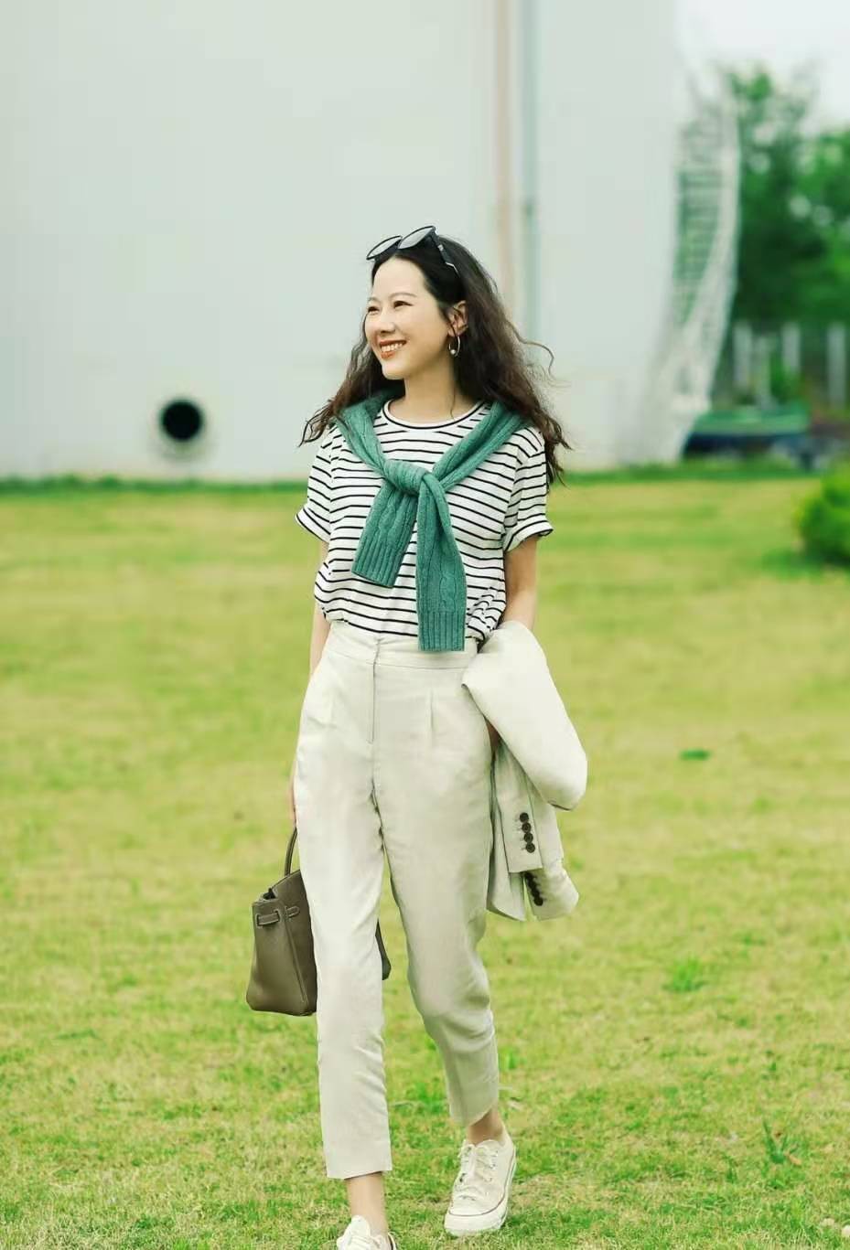 矮个子穿什么样的鞋又舒服又显高,女生160的身高应该穿多大号的鞋