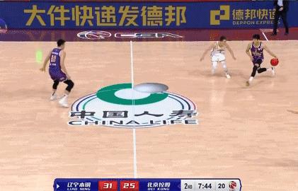 辽宁新外援桑普森集锦,桑普森辽宁暴扣任骏飞