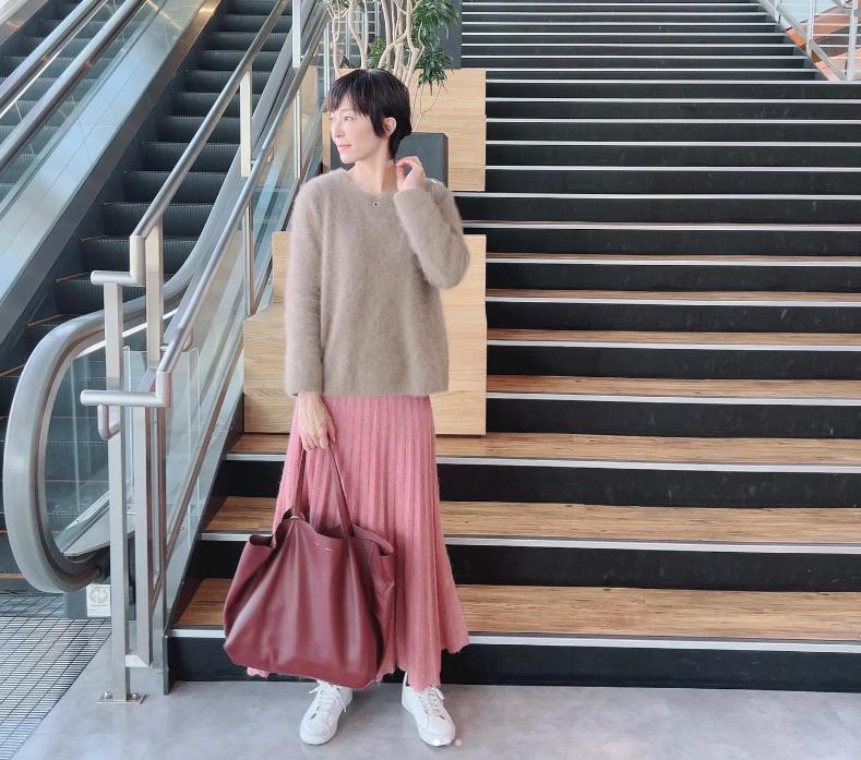 不贴头皮的扎发教程,教你头发不贴头皮