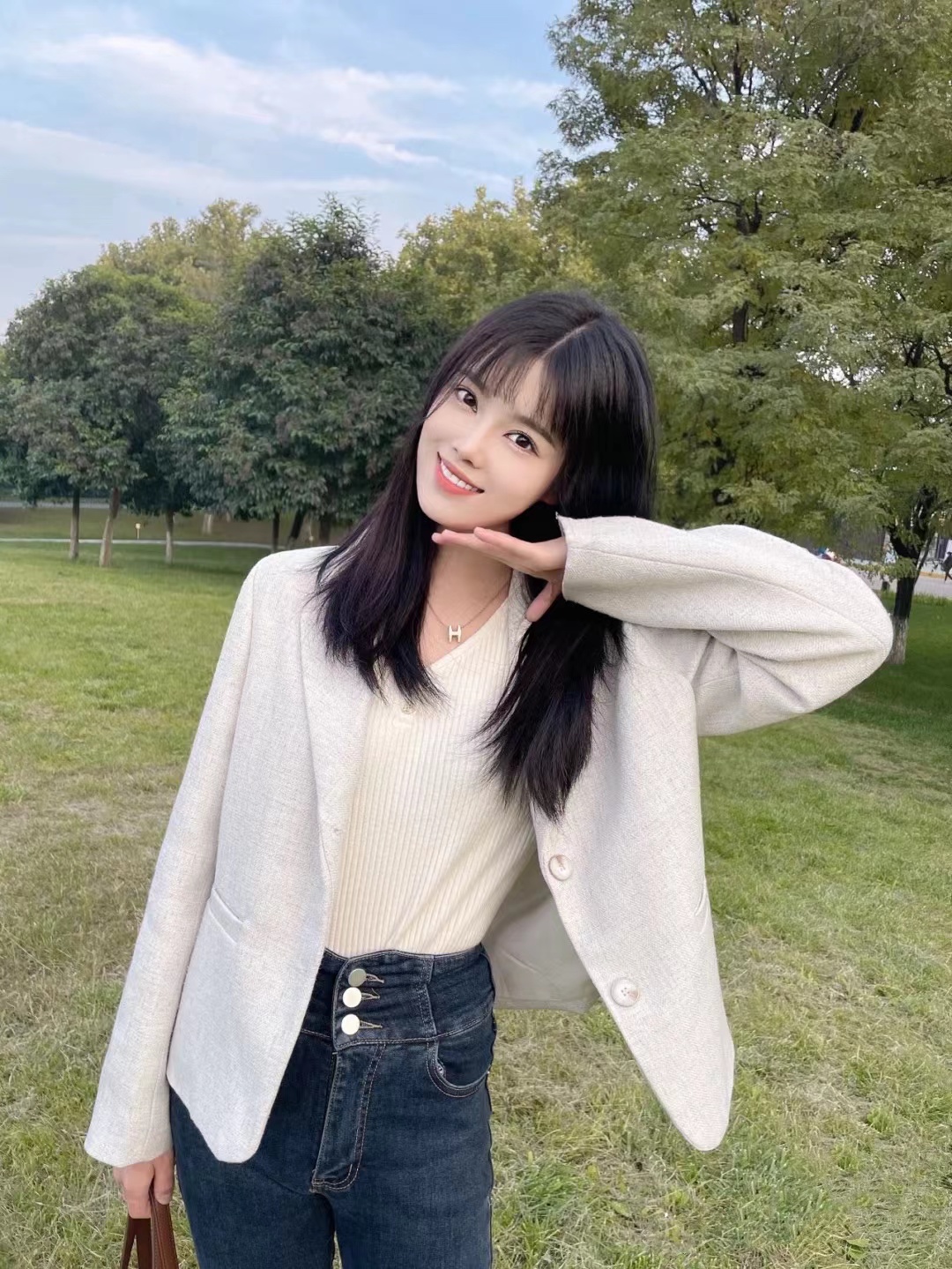 刘海剪残了怎么办剪成八字刘海,刘海剪残有什么补救方法吗