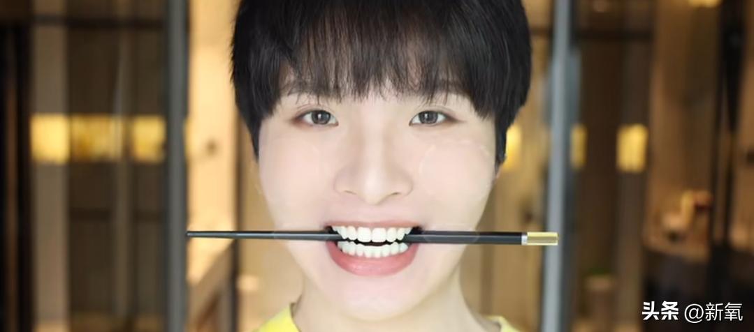 盘点各大女明星笑容合集,笑起来眼睛也会笑的女明星