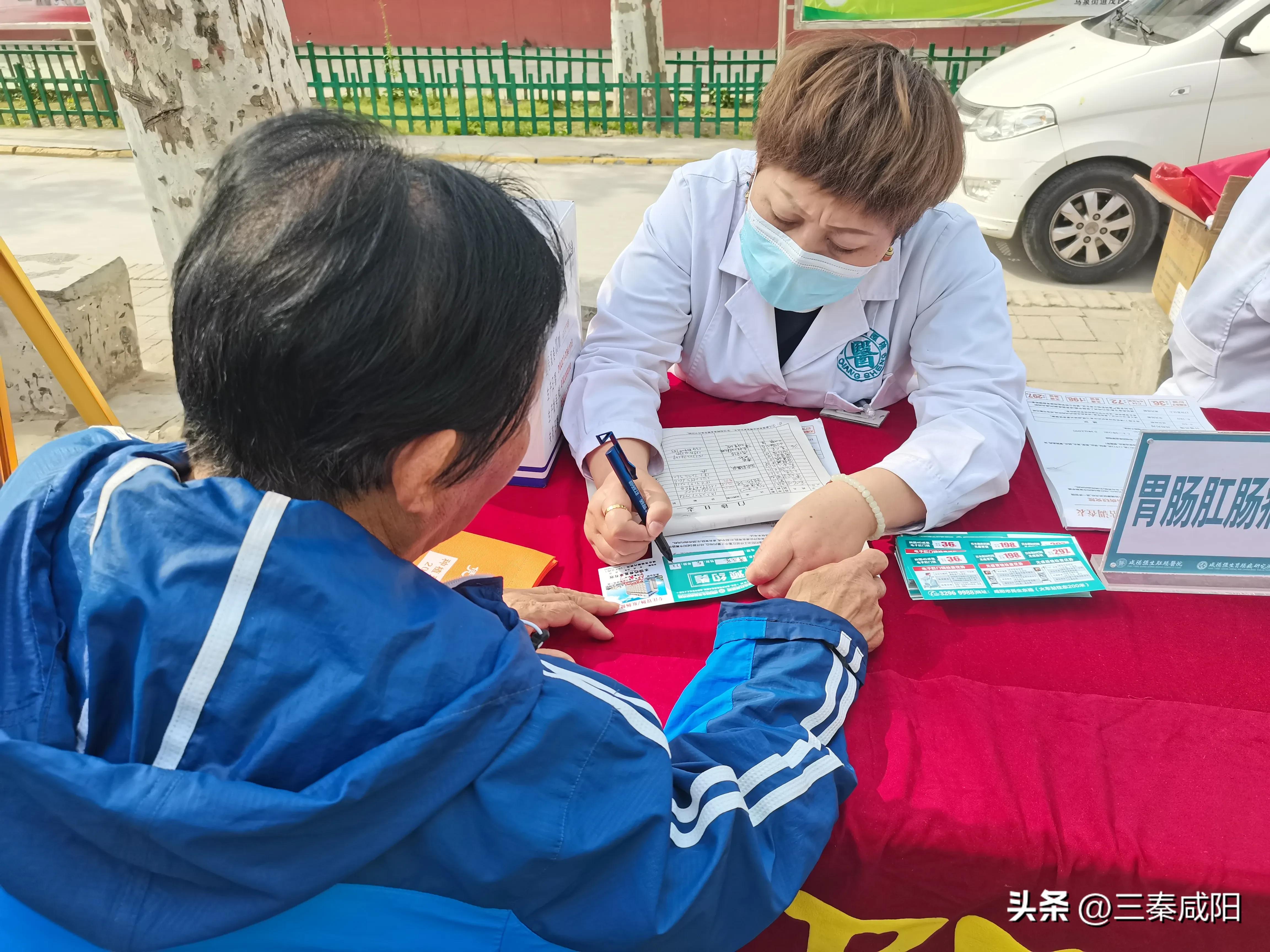 政协委员进社区暖心义诊送健康,健康义诊进乡村服务百姓暖人心