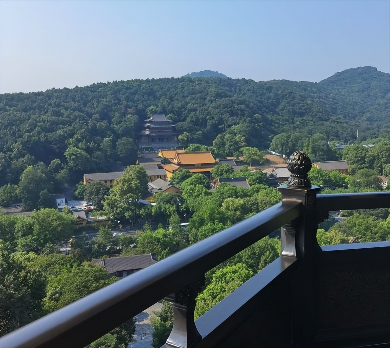 雷峰塔值得看的地方,杭州雷峰塔美景视频