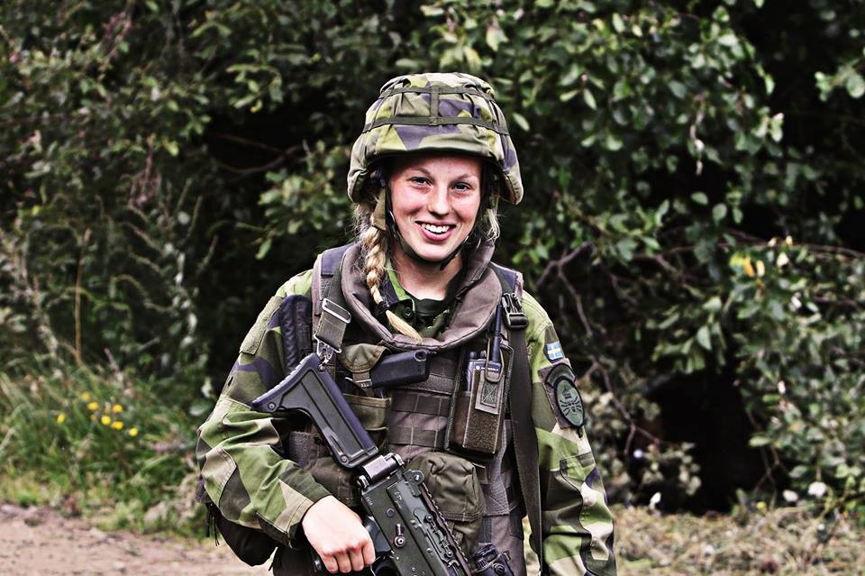 俄军攻破乌军两道防线？瑞典开启“全民皆兵”，川普手下反水