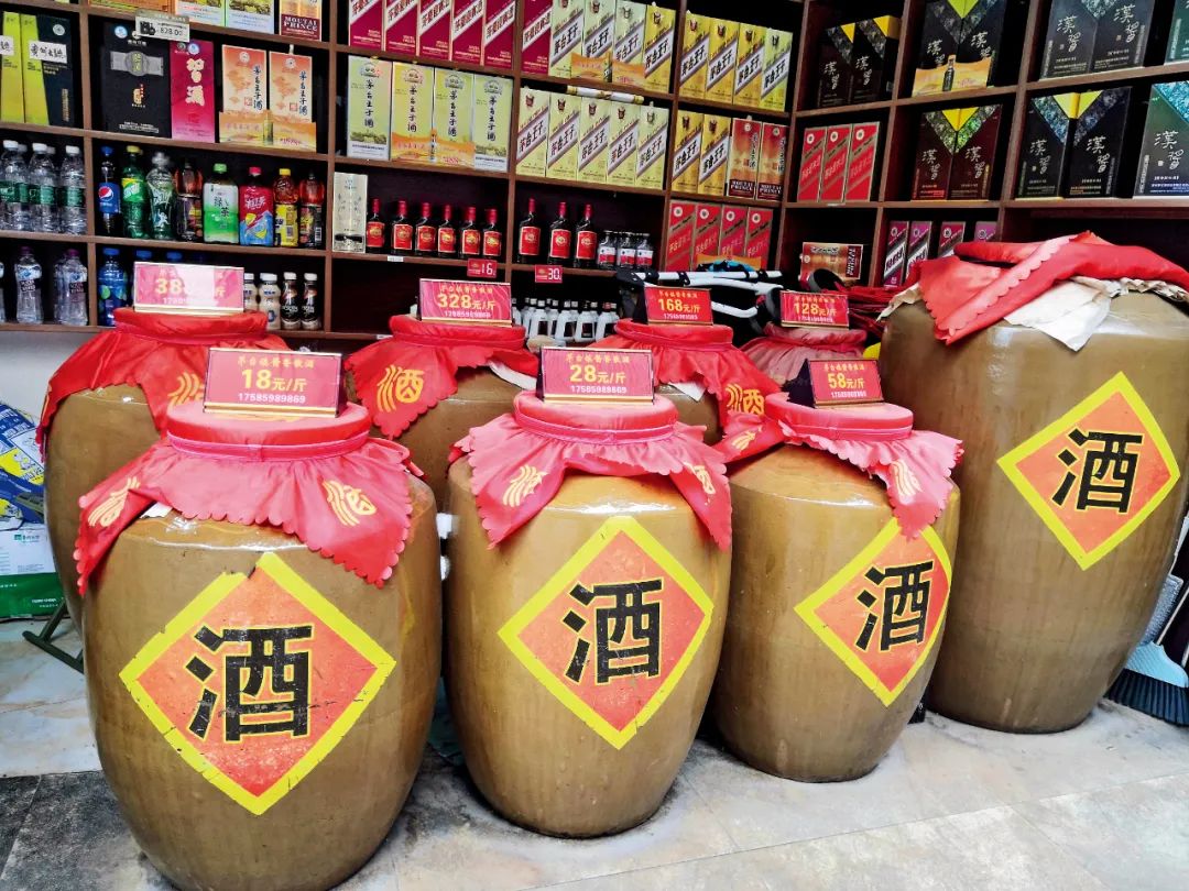 茅台镇发展现状,中国第一酒镇茅台镇面临生态大考