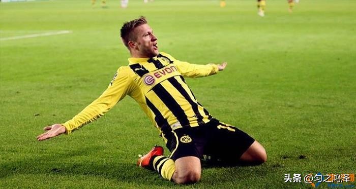 克瓦拉茨赫利亚萨拉赫,克瓦拉茨赫利亚模仿梅西