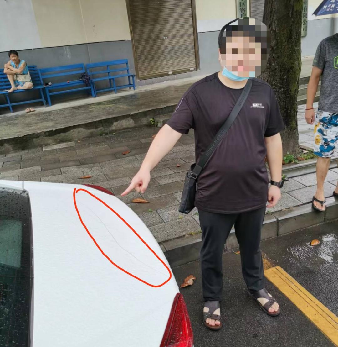 男子故意刮划私家车,私家车被划6次