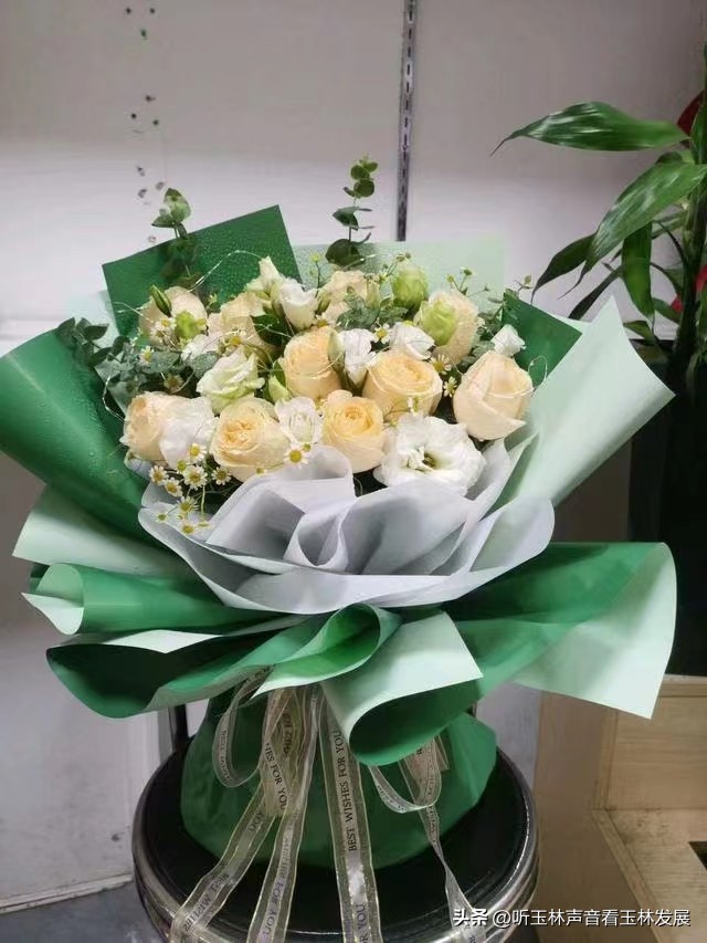 情人节火爆鲜花花束,情人节鲜花火爆预定中