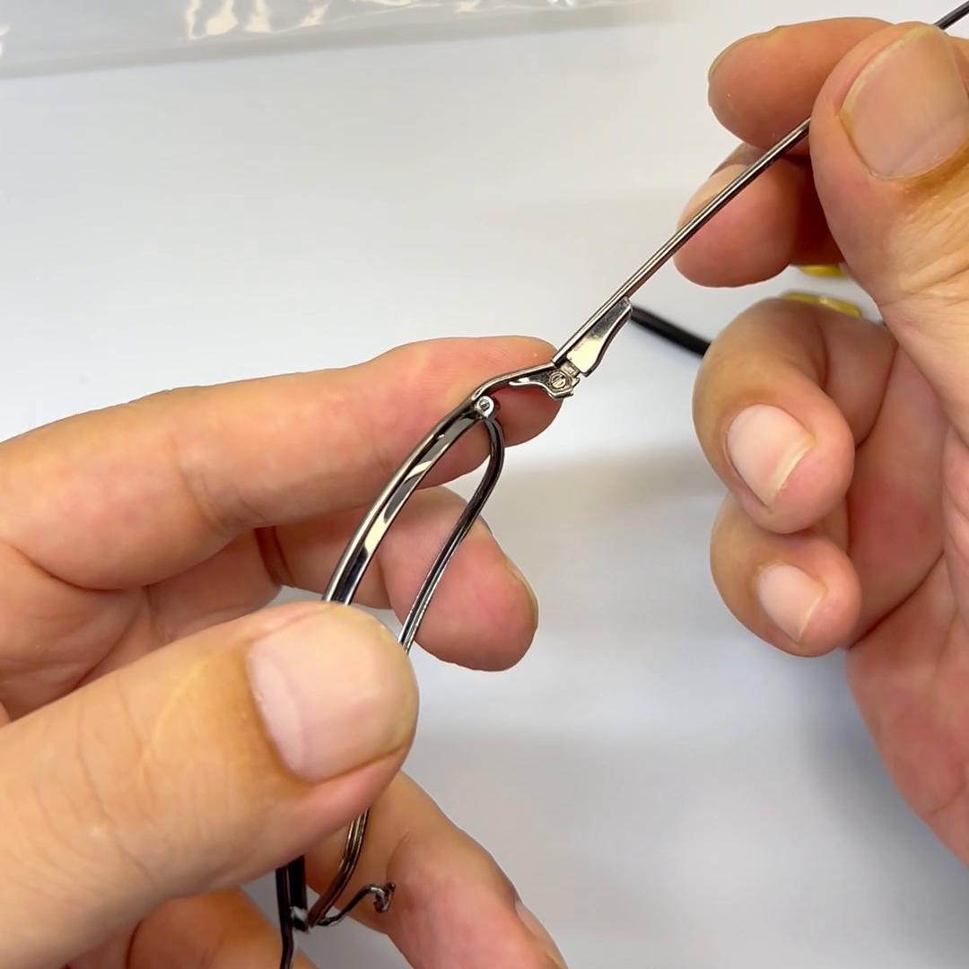 你的墨镜坏了会选择维修么？这是一个悲伤的故事弹弓断裂...