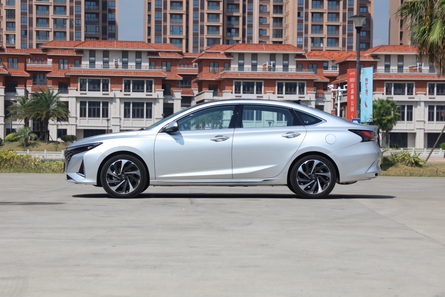 买长安锐程plus,长安逸动锐程plus如何选