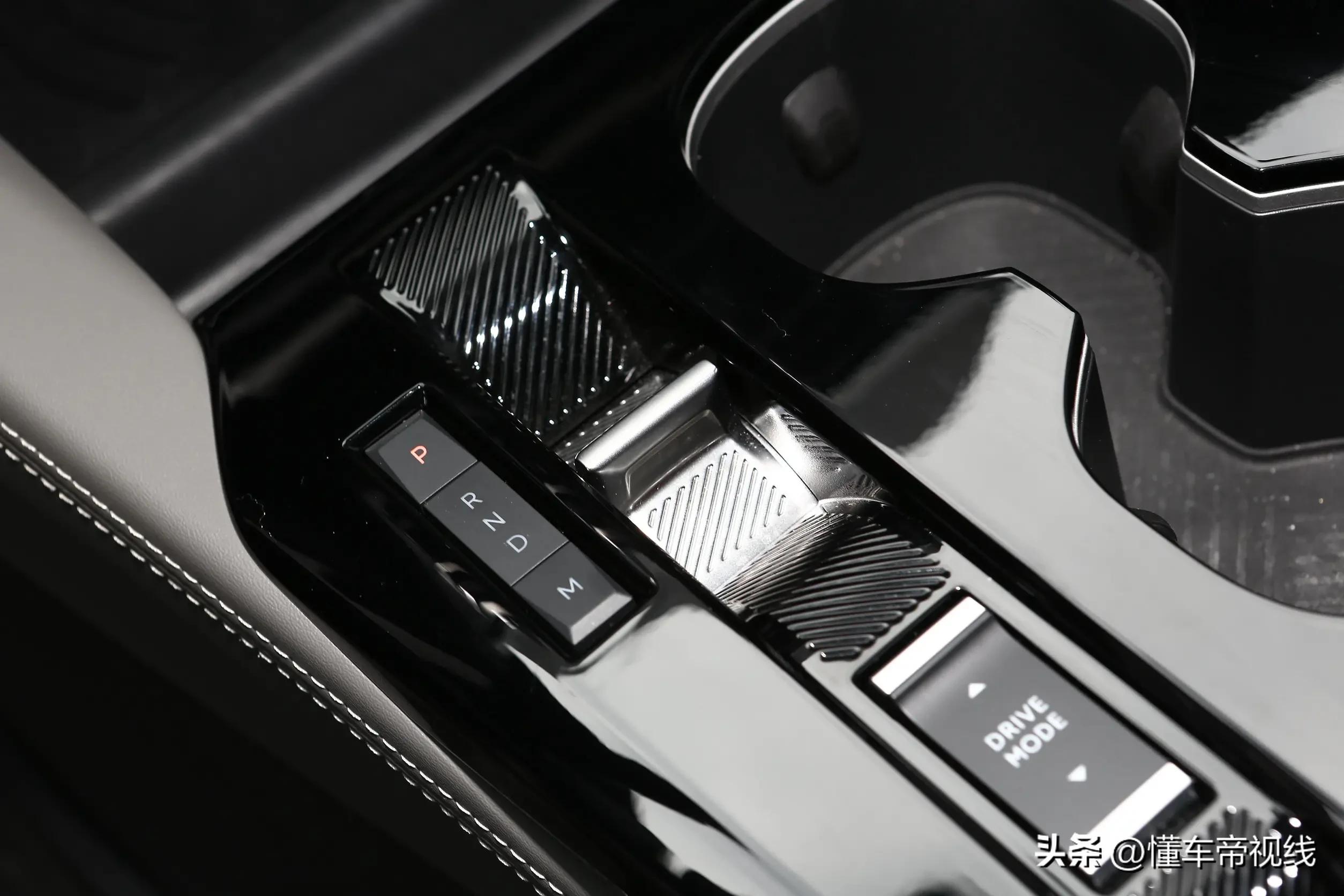 东风雪铁龙凡尔赛c5x成新爆款,东风雪铁龙凡尔赛c5x混动落地