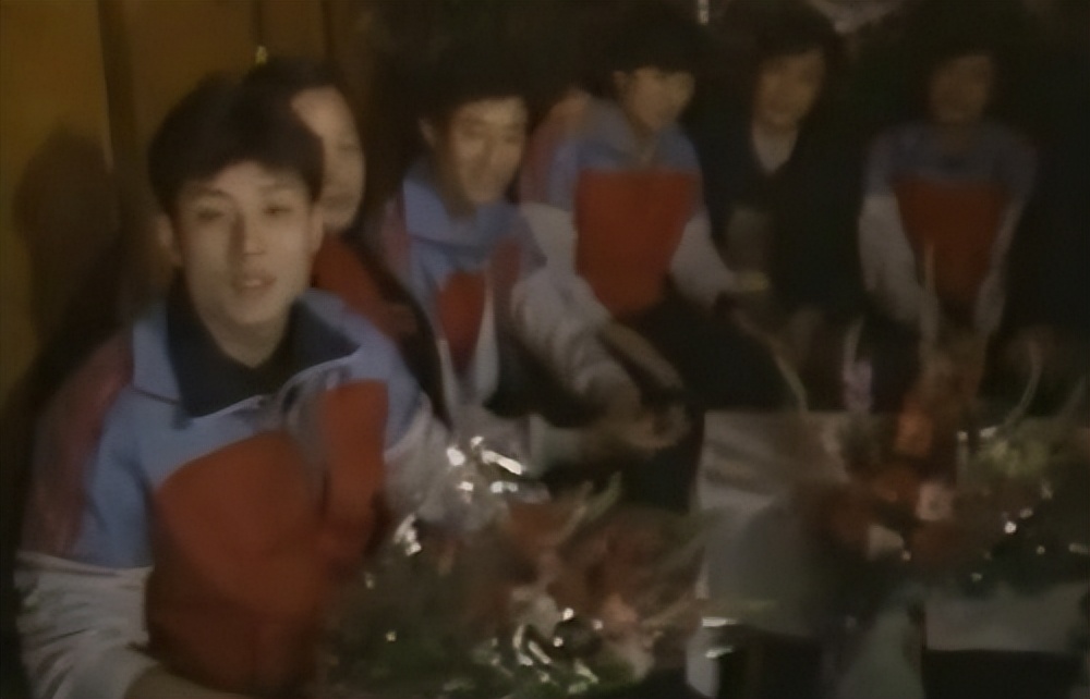 春晚说中国足球的小品,春晚调侃中国足球