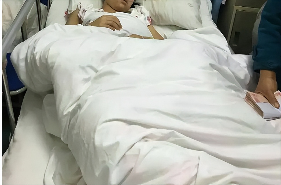 “病态美”：割阴切胃、挑断腿筋，盲目整形，到底怎样才算真的美