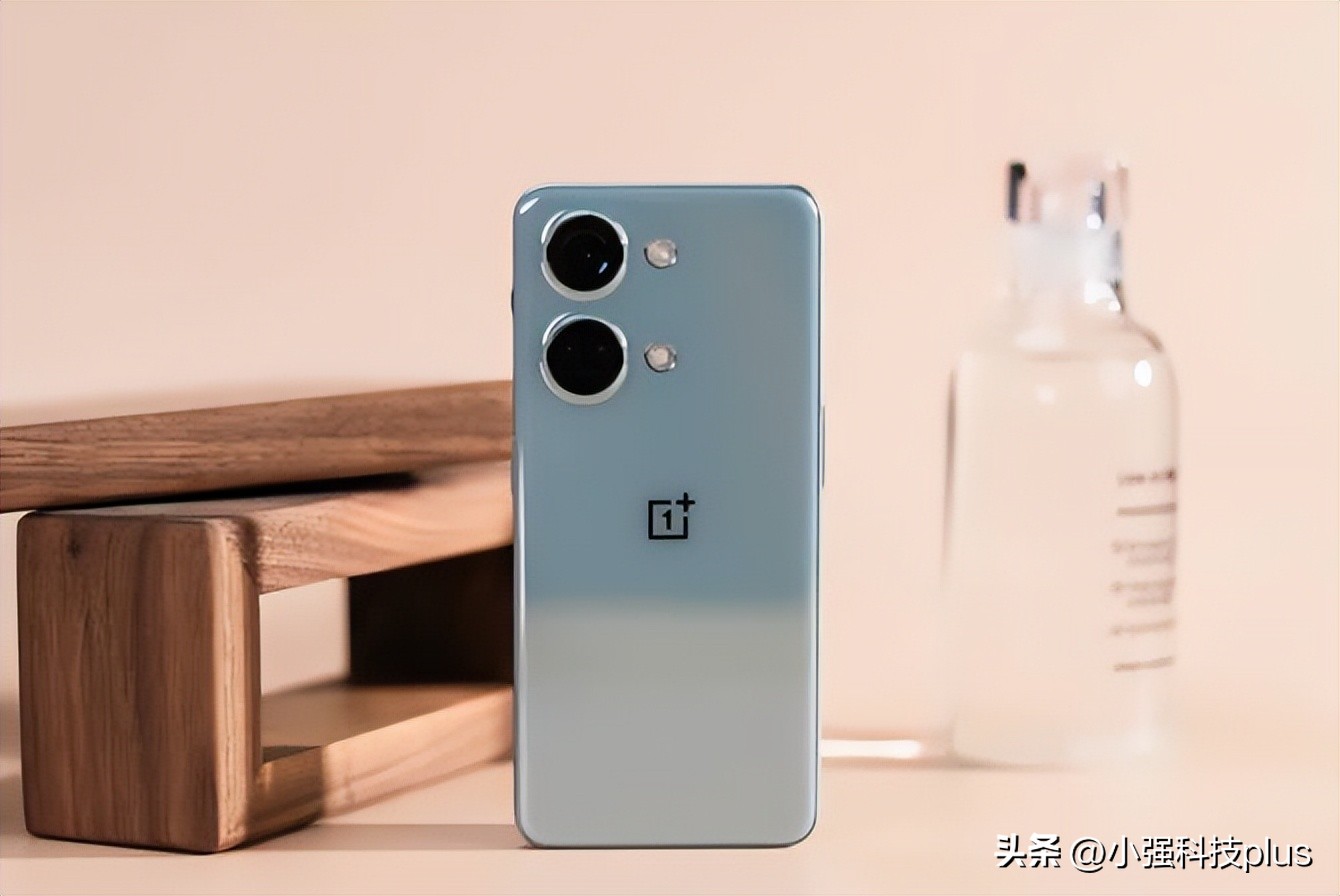 几款性价比超高手机推荐,4款高性价比手机大推荐