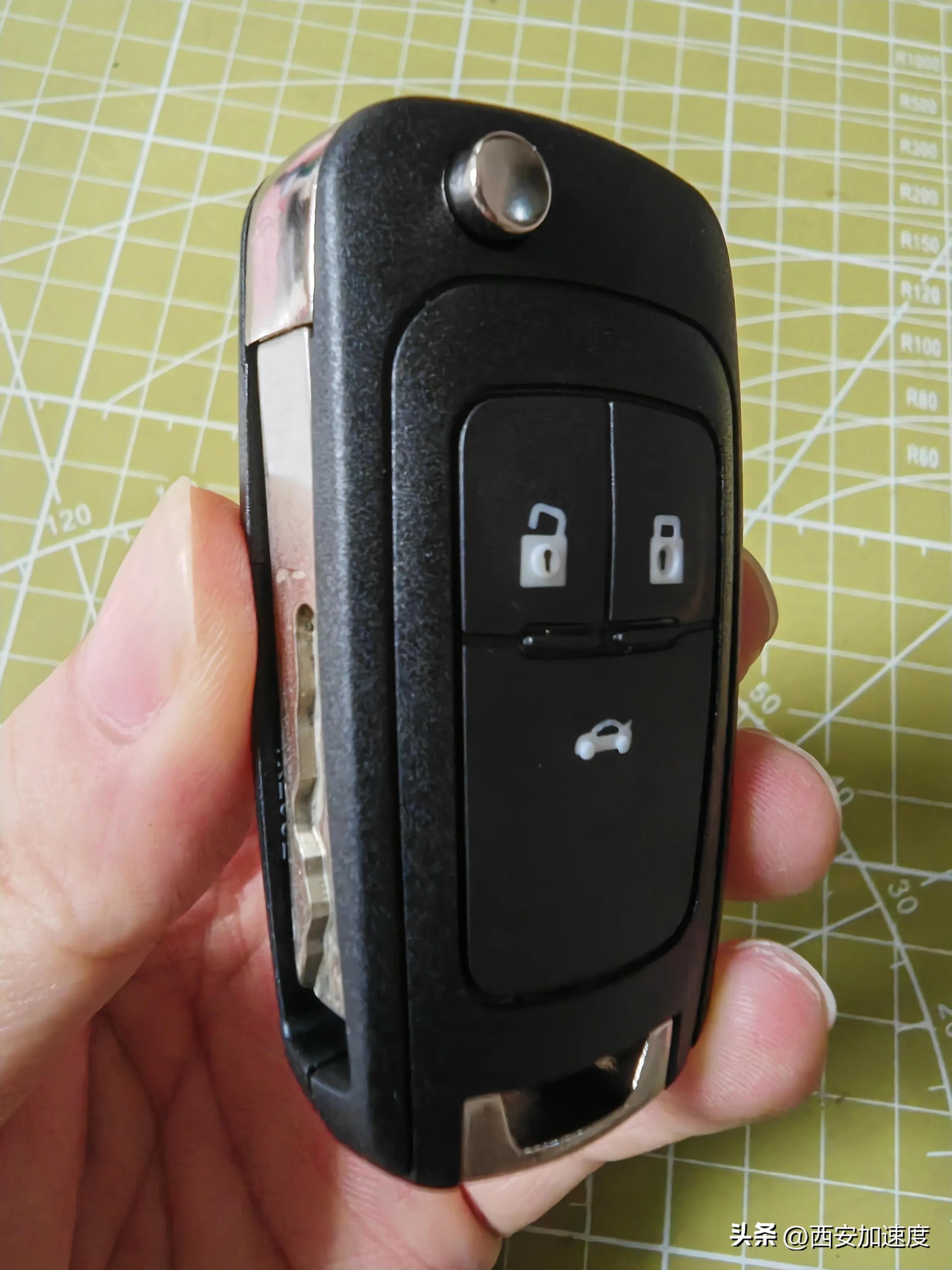 科鲁兹钥匙壳换新款外壳,雪铁龙世嘉钥匙怎么换外壳