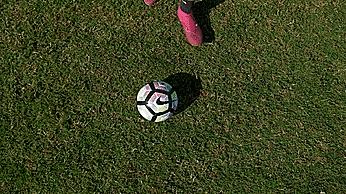 足球十种不一样传球方法教学,传球足球基本功训练教程