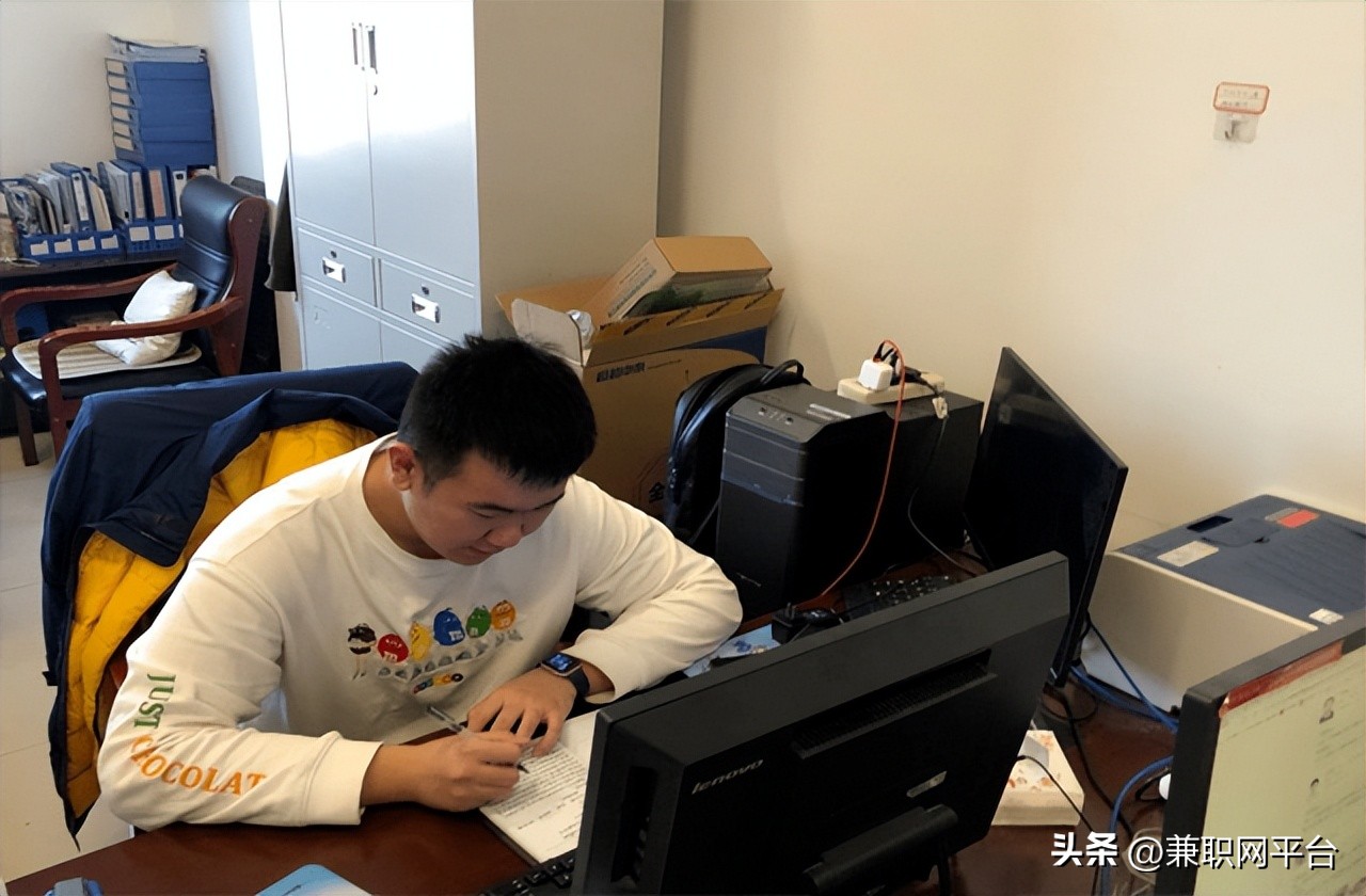 适合大学生的无门槛网上兼职工作,低学历网络兼职平台