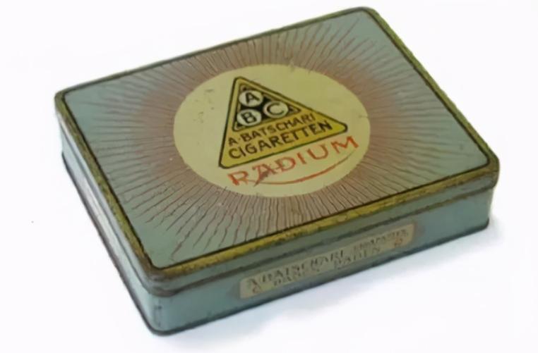 美国男子三年喝下1400瓶核辐射水,1927年喝核辐射水