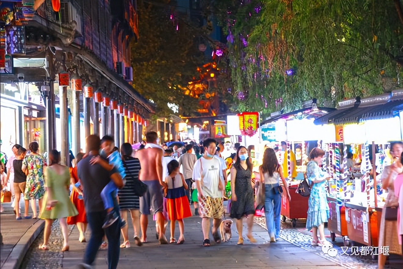 摆摊卖烧烤一个月能赚多少,烧烤小摊一个年能挣二十万