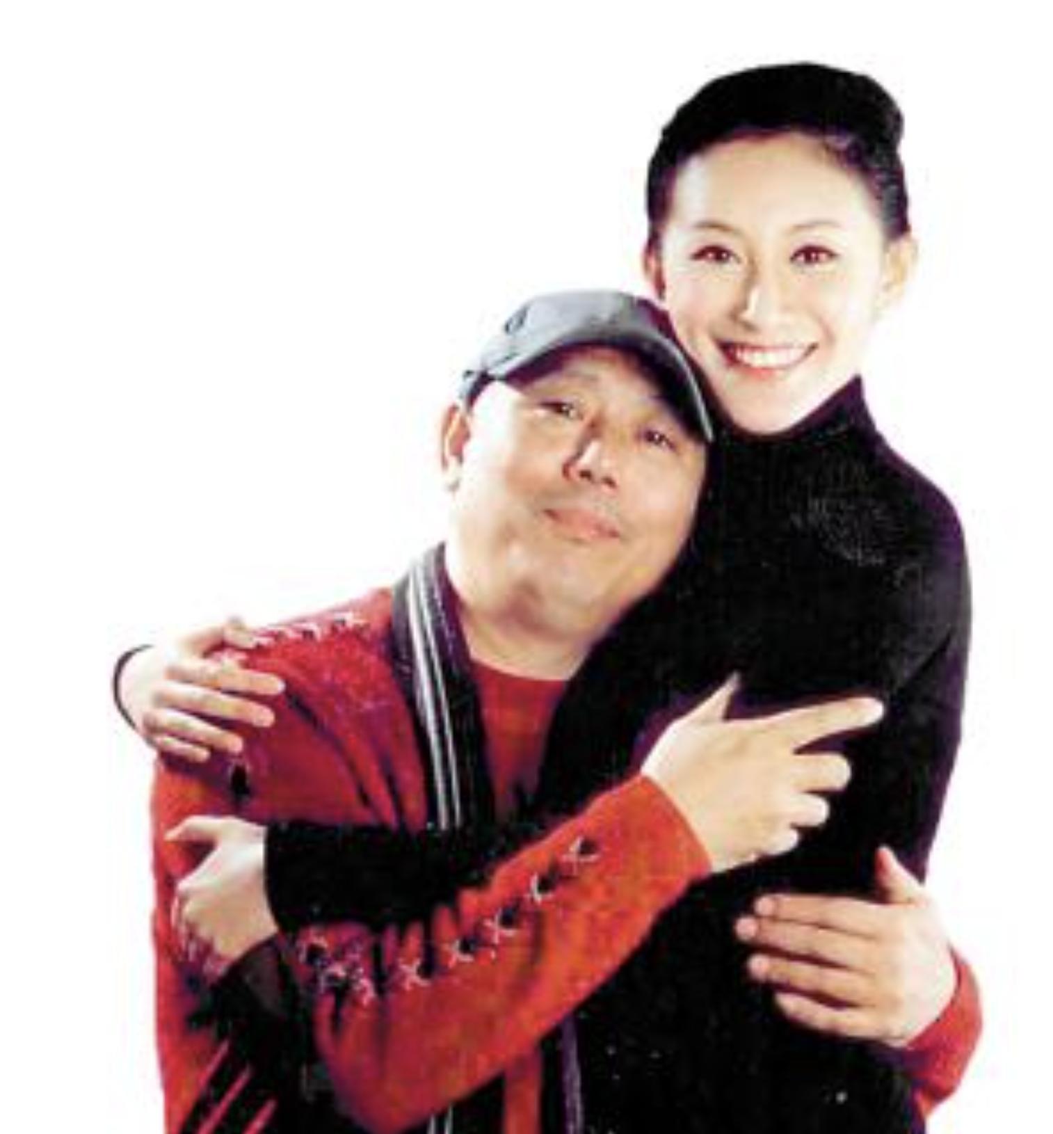 自己住豪宅娶娇妻，却对儿子30年不闻不问，晚年欲买豪车劝子回家