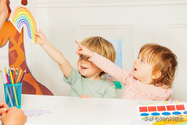 中学生男女关系学校怎么处理,怎么和小朋友说两性知识