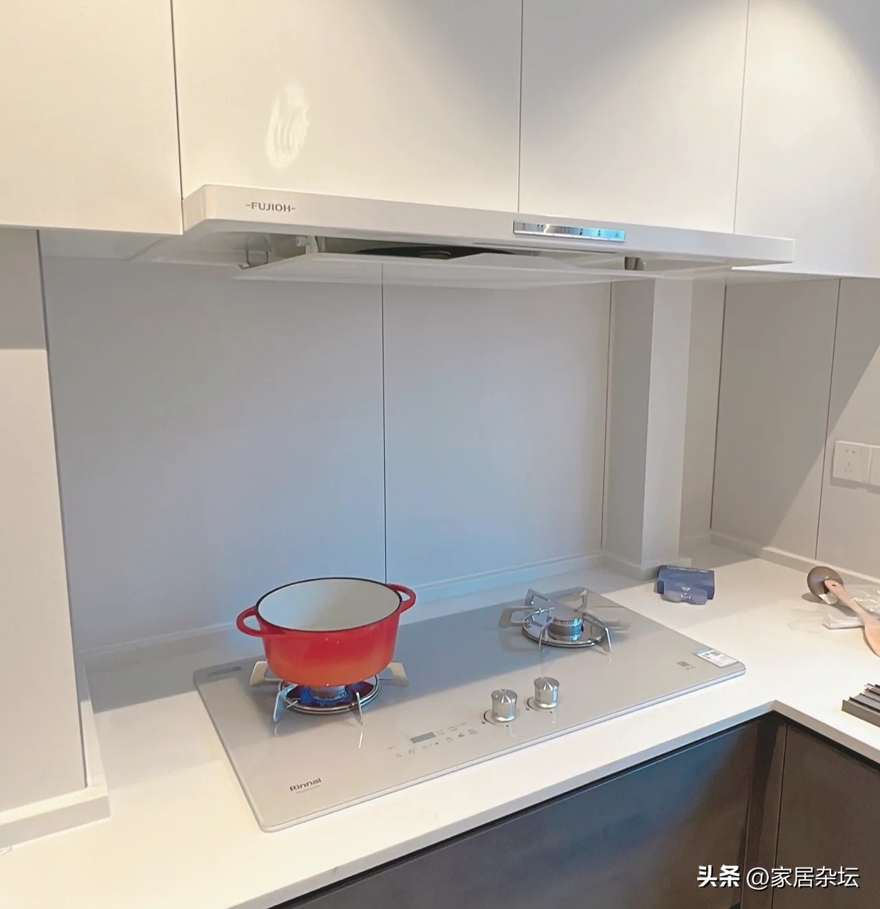 油烟机侧吸和顶侧双吸到底哪个好,油烟机侧吸和顶侧双吸哪个吸力好