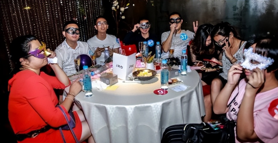 社交圈的隐藏力量，宅文化是如何影响日本的经济和文化产业的？