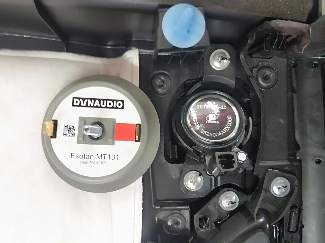 广汽传祺gs8两驱豪华智联版音响,22款广汽传祺gs8加装中置喇叭