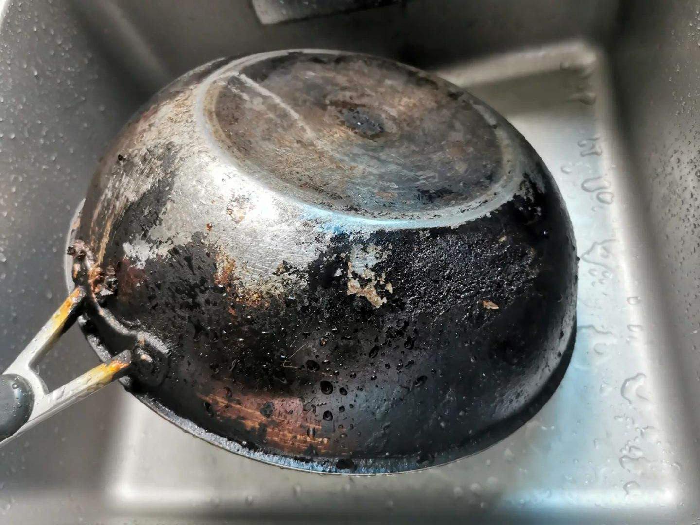 新买的锅锅底发黑怎么回事,康宁玻璃锅锅底发黑怎么清洁