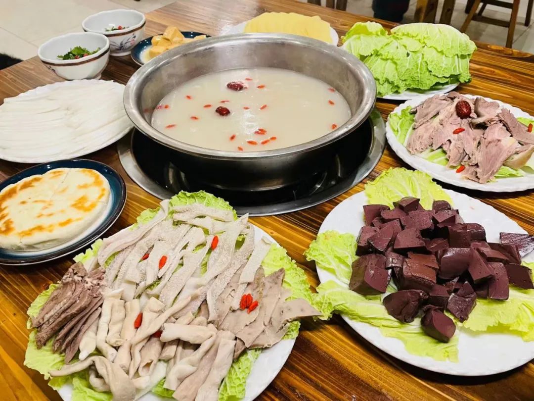 立冬气温仅13℃!快来领取都江堰专属的『入冬四件套』,品围炉暖食、享竹林温泉......成都1.5h直达~