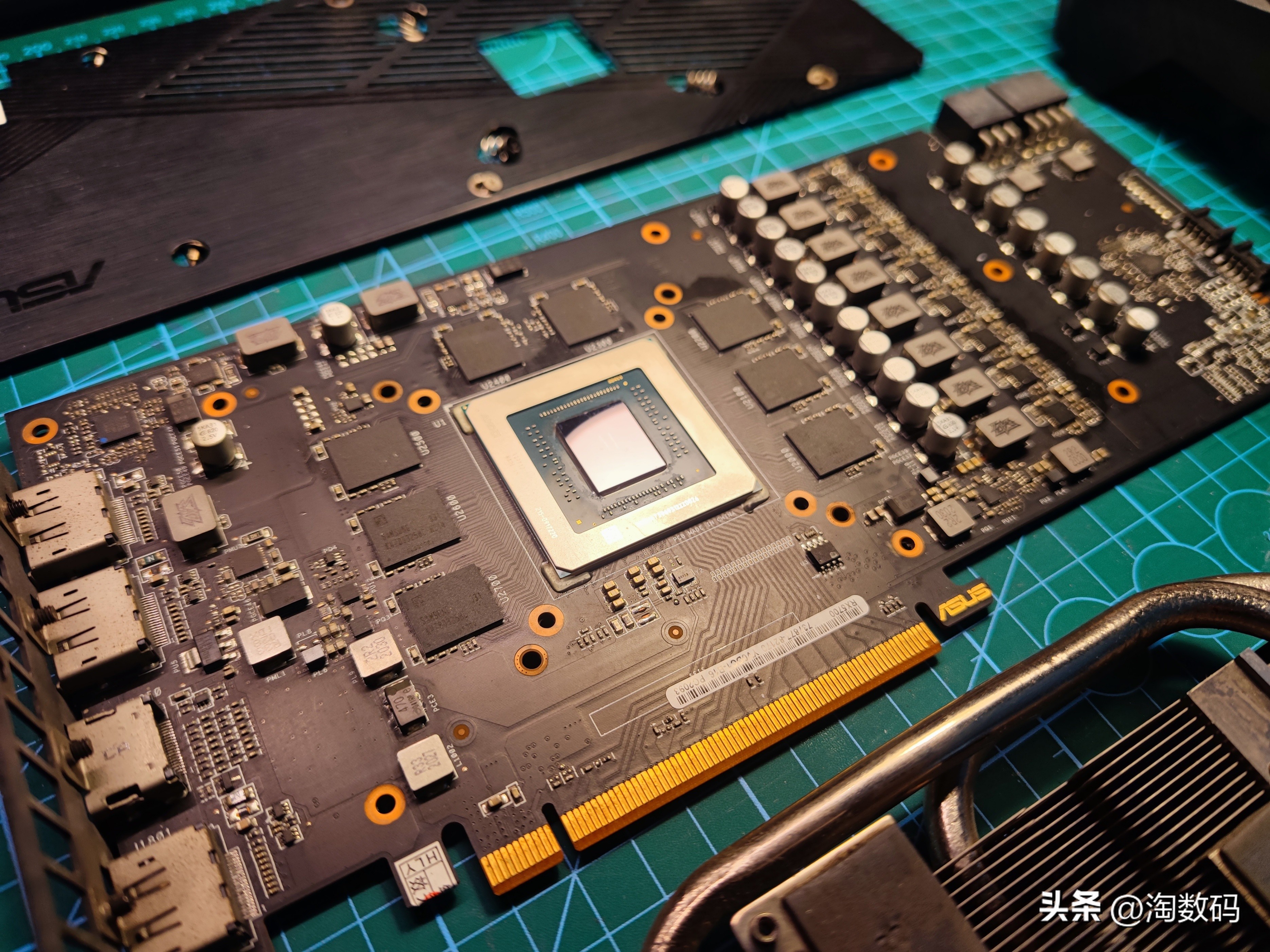 头铁矿卡配矿电:¥666块华硕RX5700+¥109块鑫谷金牌1250W装个机