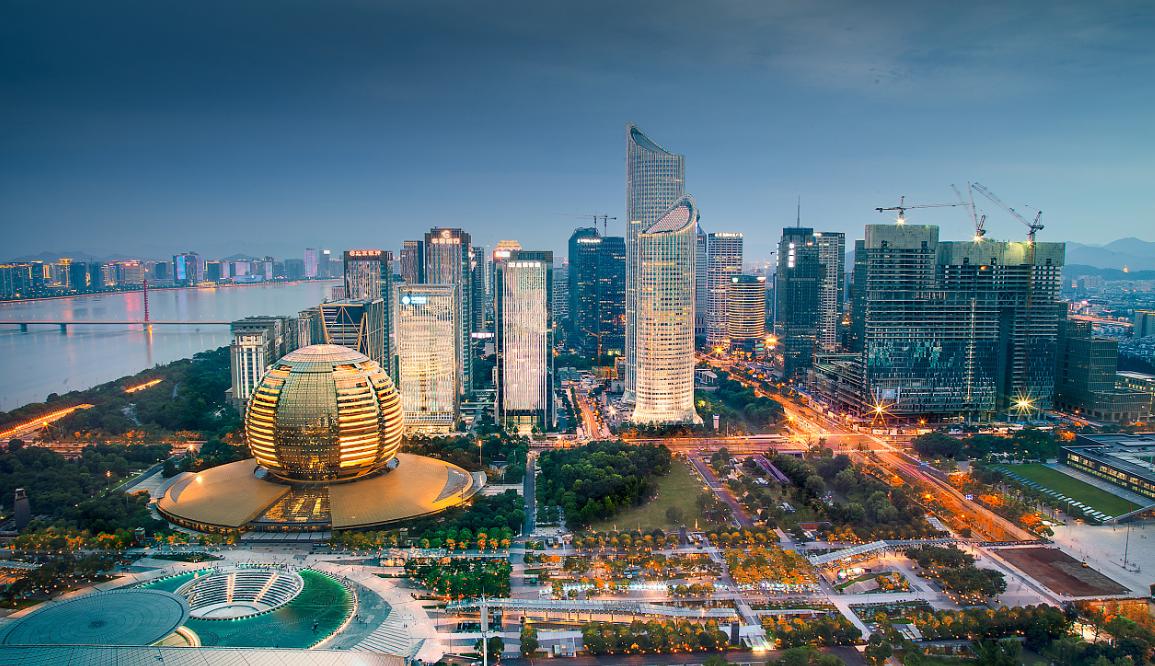 近百万人离开广东，13万人逃离上海，这4个地方反而成为落户首选