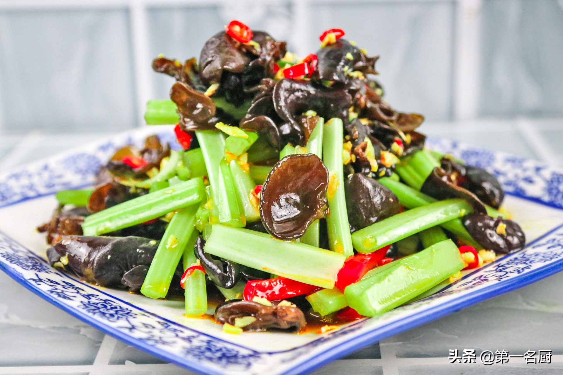 芹菜有什么做法能让孩子吃,芹菜的十种最佳吃法小孩