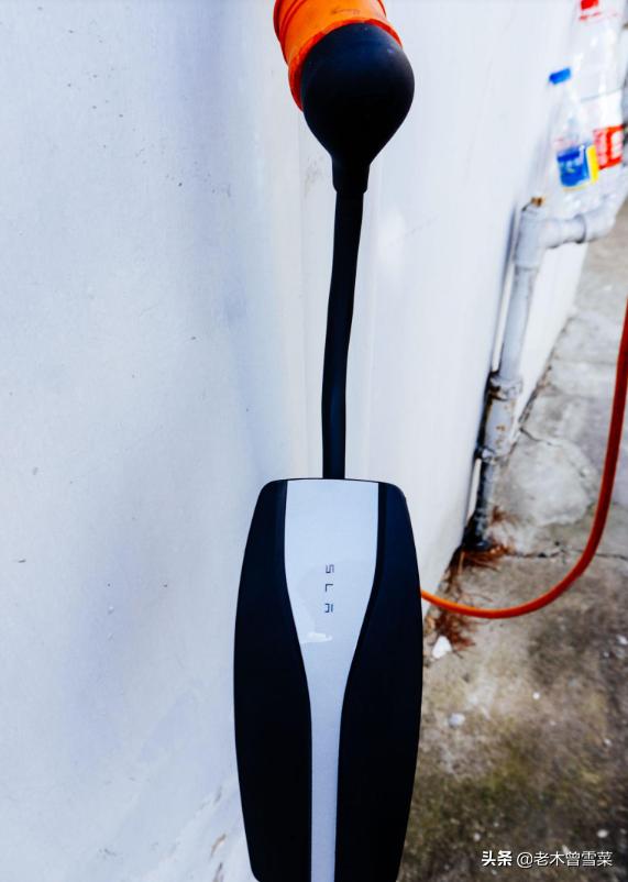 特斯拉便携充电设备评测,特斯拉充电桩和便携式充电器区别