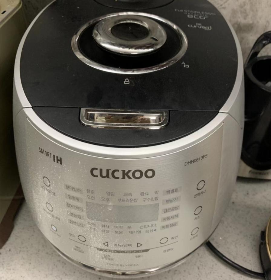 韩国电饭煲内胆掉漆是怎么回事,电饭煲内胆掉漆还可以用吗