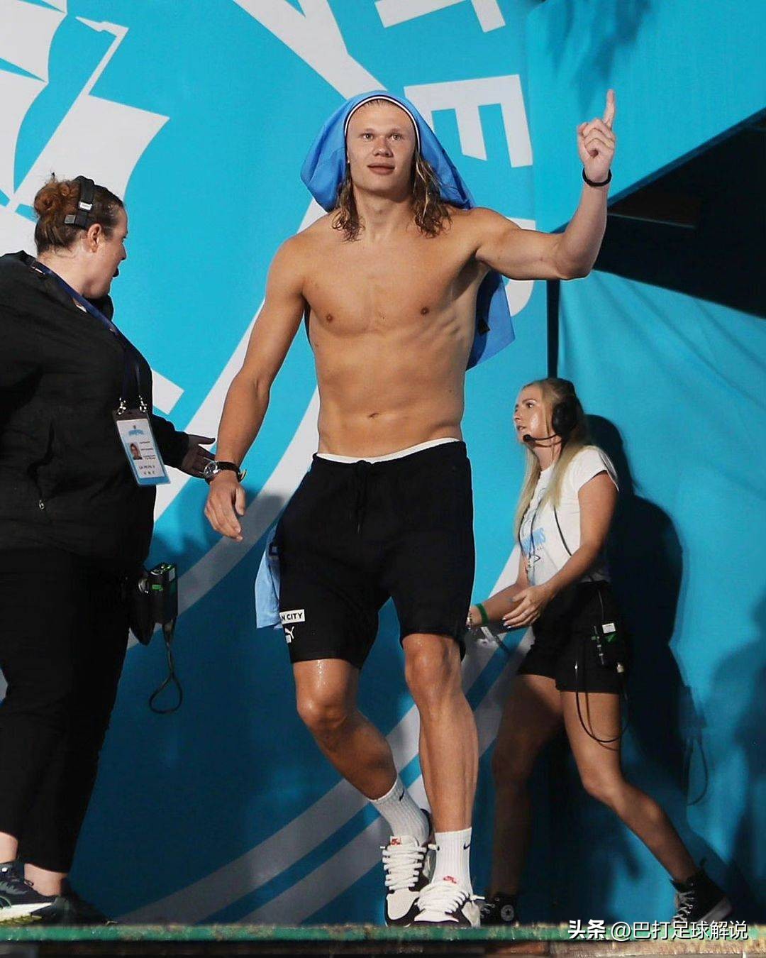 曼城今夏第三签后卫凯尔沃克,曼城三冠王沃克