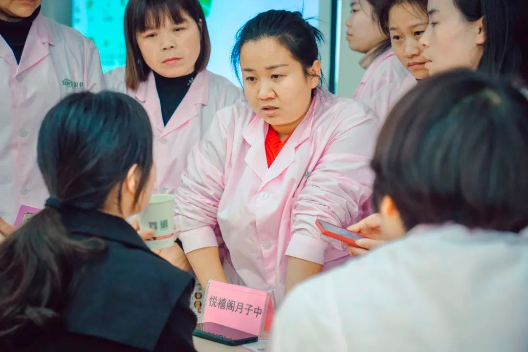 金职伟业金牌月嫂培训,金职伟业月嫂培训在什么地方报名