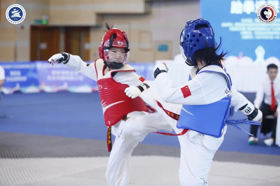 跆拳道小孩夺冠喜报,跆拳道馆比赛获奖喜报模板