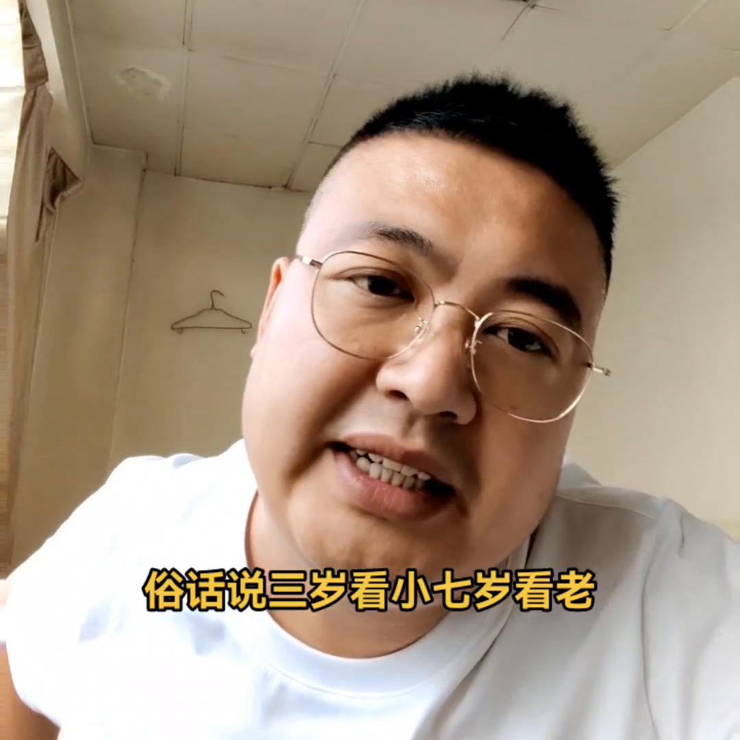 保定体罚教师被开除,教师体罚学生被开除44名家长挽留