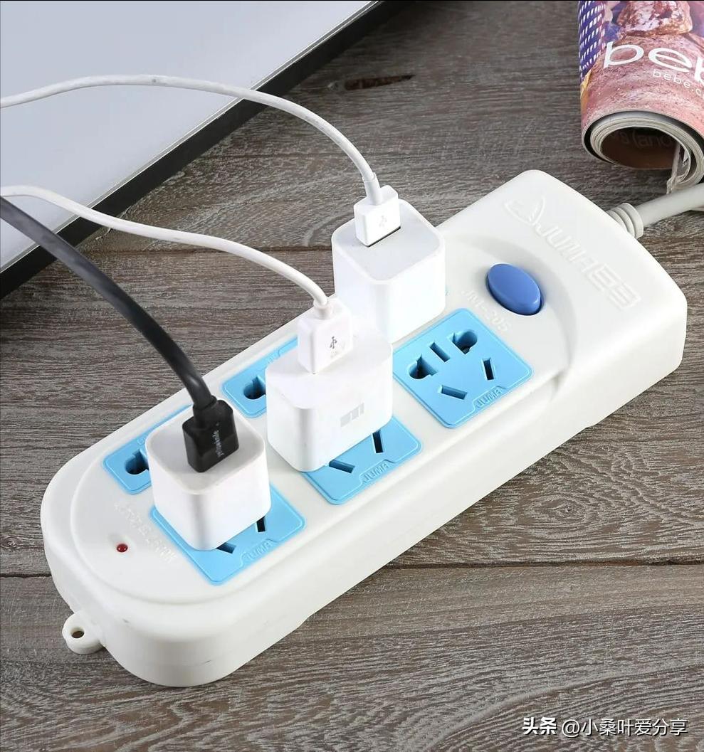 插座孔太紧了插头插着太费劲了,插座插头太大伸不进去怎么办