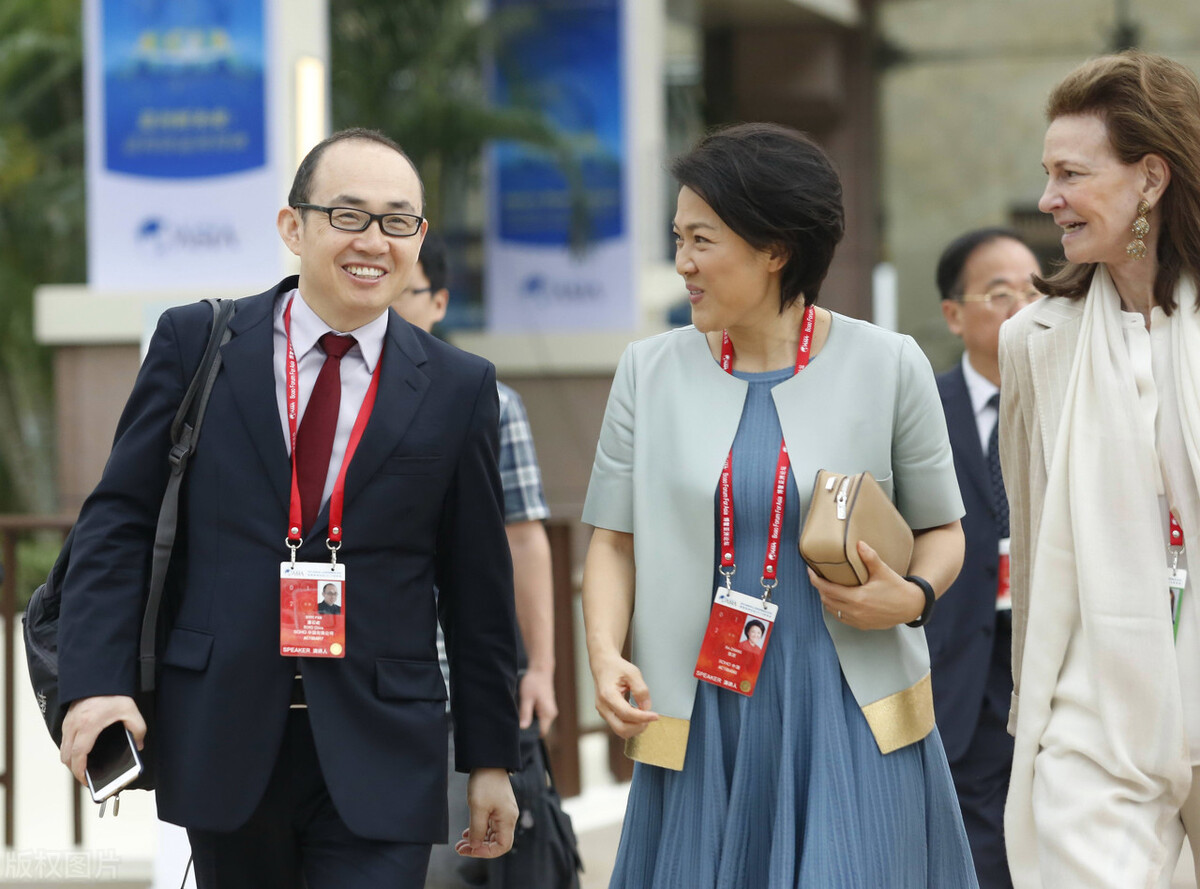 “跑路未成”潘石屹又摊上事了，SOHO中国被罚8664万