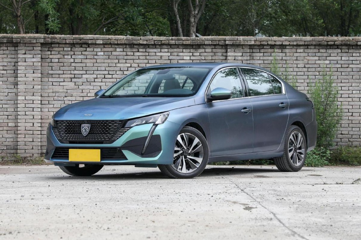 法系新希望全新标致408实车曝光,标致4082019款1.2t测评