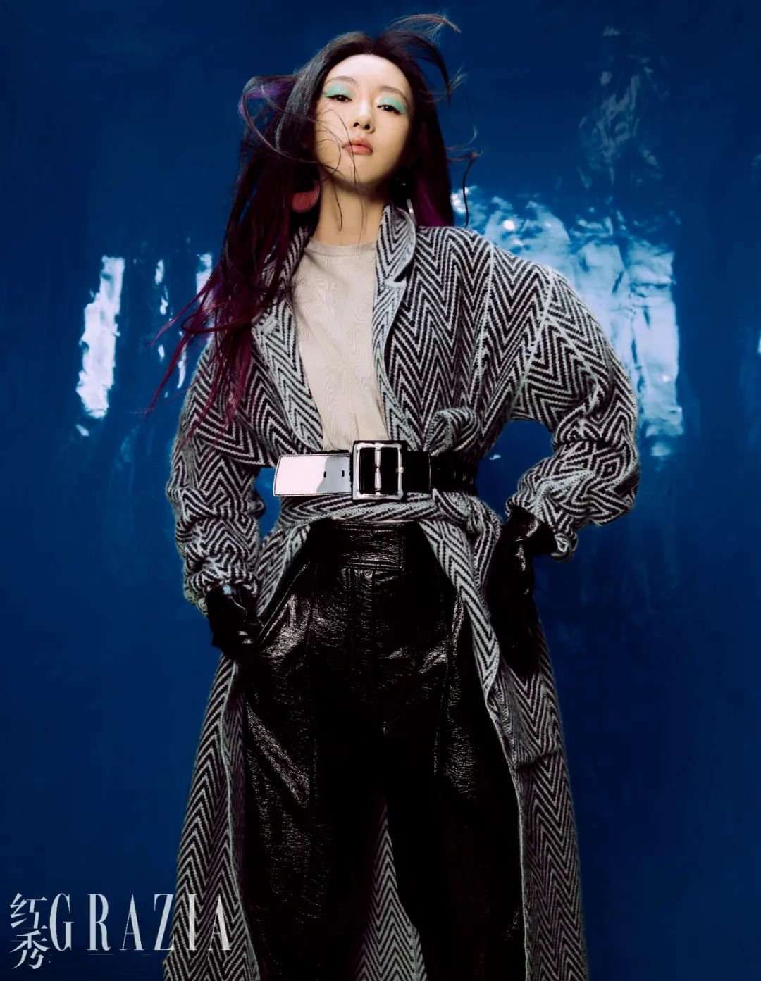 童瑶烟熏妆容,童瑶蓝紫色眼妆