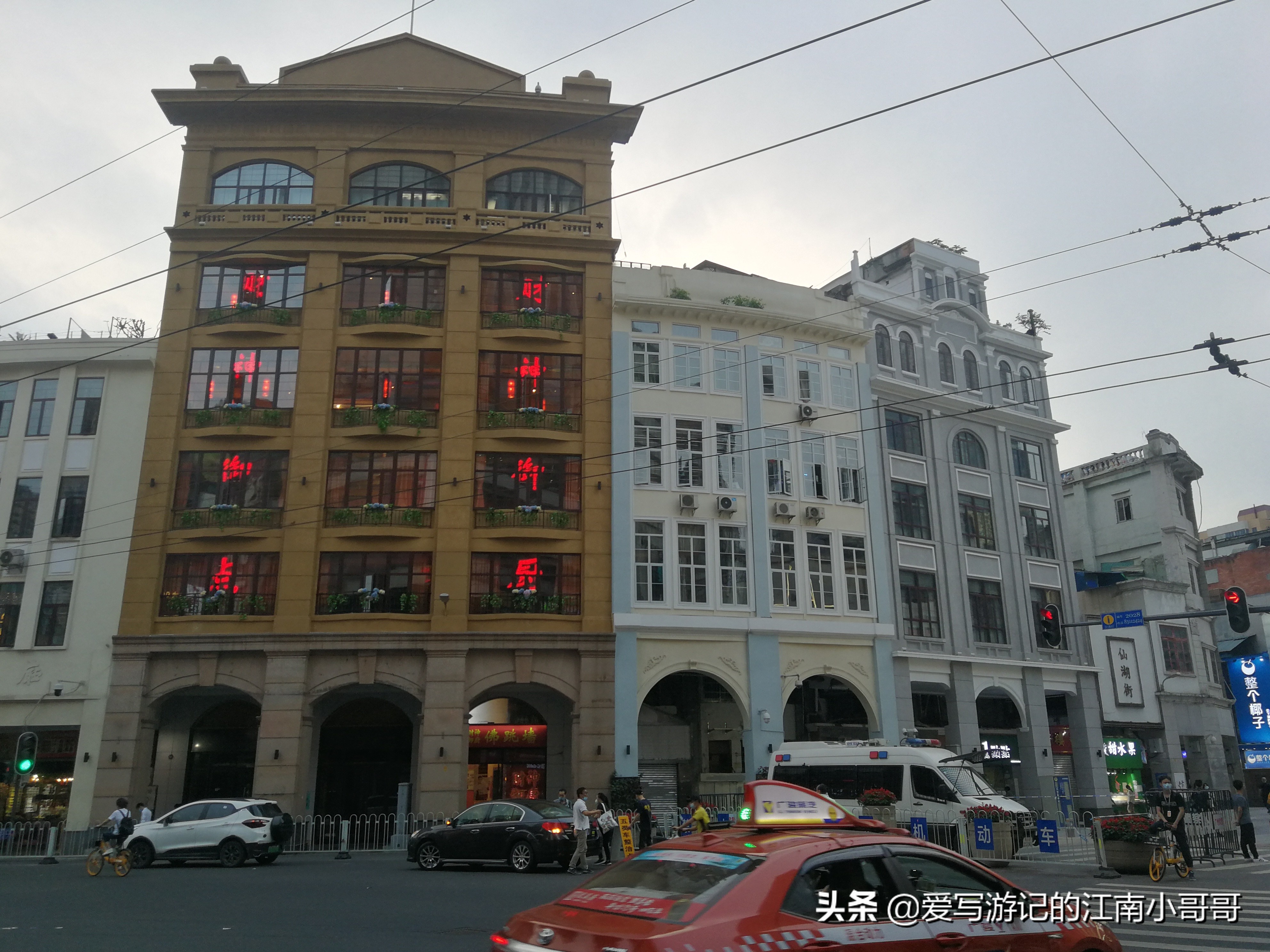 来到临泉步行街,来到成都步行街