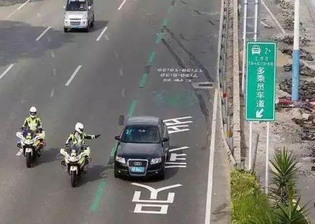 副驾驶不系安全带扣三分罚200,副驾驶不坐人扣200