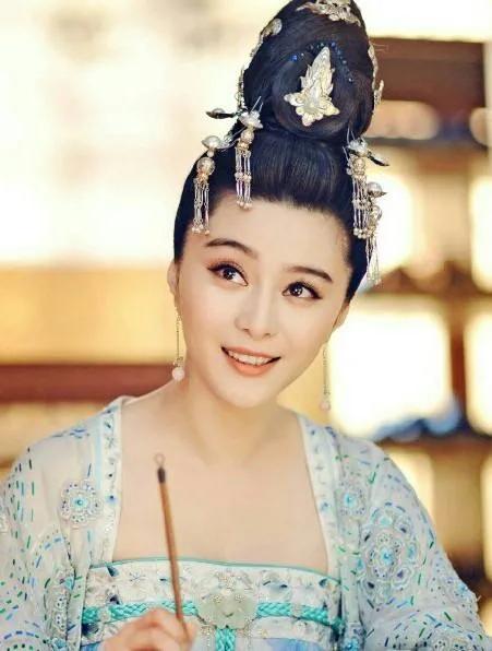 王皇后鞭打武媚娘,武则天对王皇后有多狠