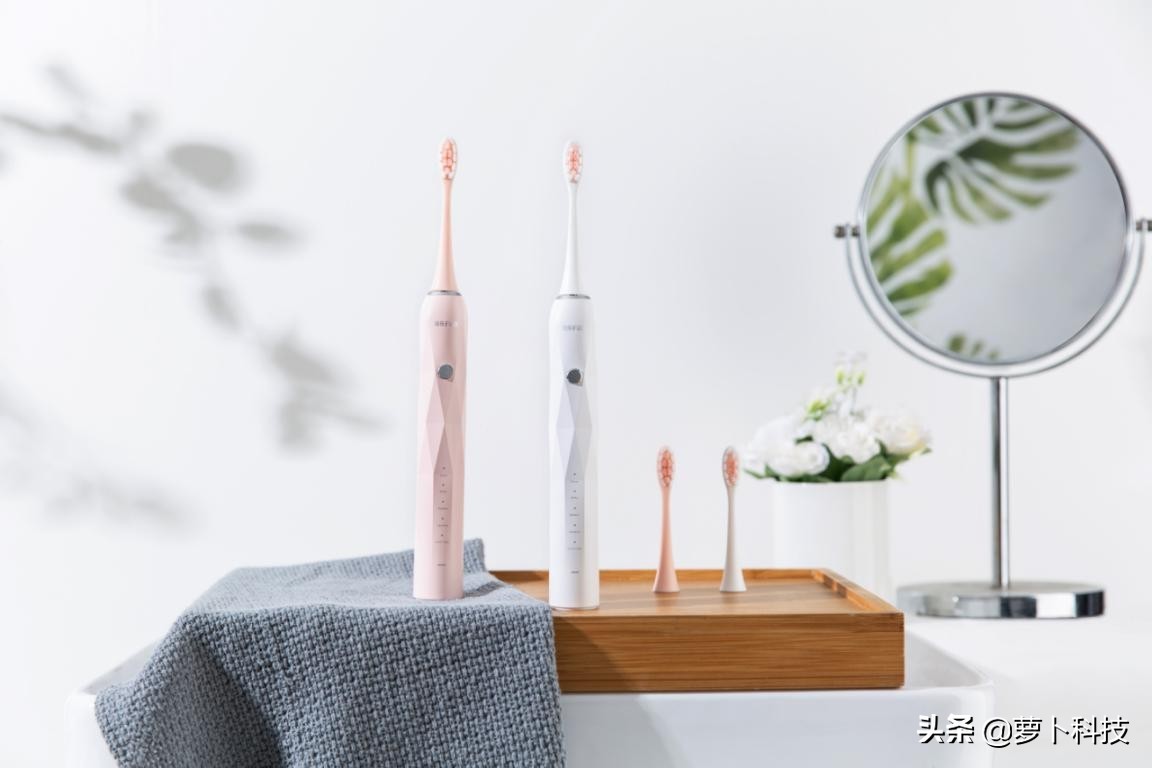 usmile电动牙刷和飞利浦电动牙刷,usmile电动牙刷和小米电动牙刷